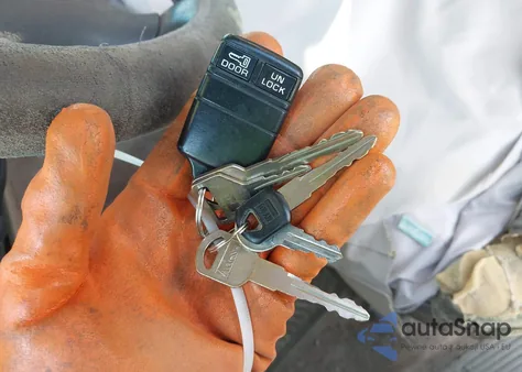 1996 Chevrolet Gmt-400 C1500 from USA, damaged, VIN 2GBEC19M5T1224287